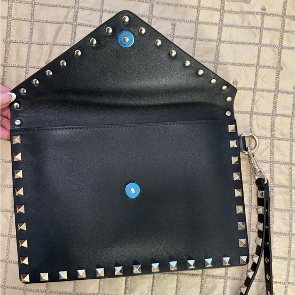 VALENTINO ROCKSTUD CALFSKIN POUCH WRISTLET - Picture 3 of 4
